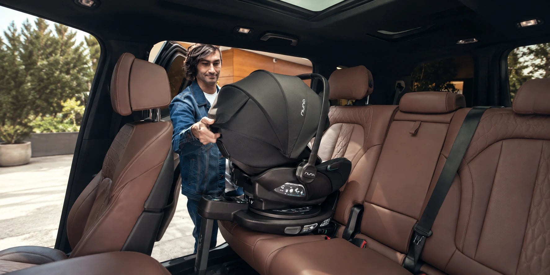 Vom Kinderwagen ins Auto
